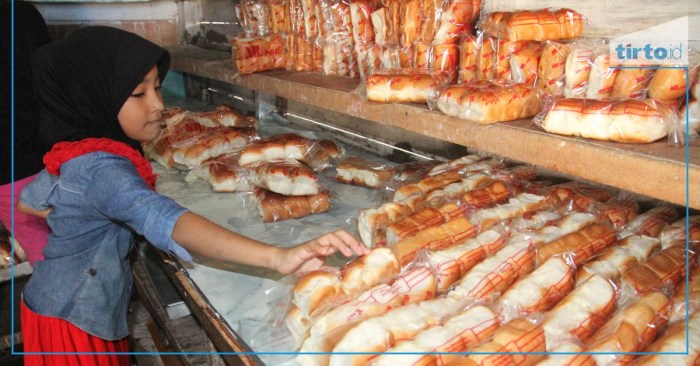 Roti Sari Manis: Rasa yang Menggigit Jiwa di Jantung Cilacap